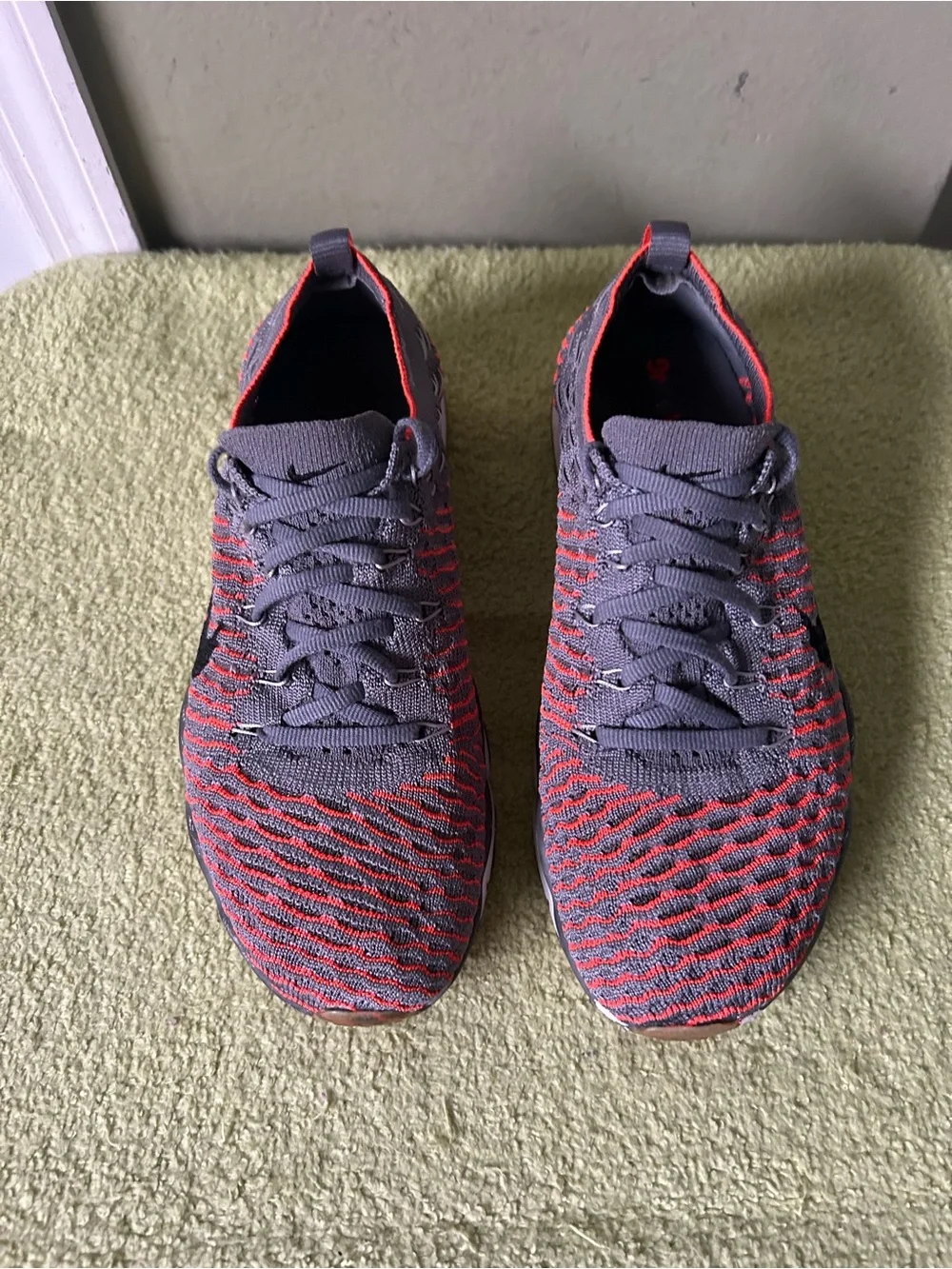 Nike Zoom Women’s Flyknit Sneakers - Gray & Orange Athletic Shoes Sz 6.5